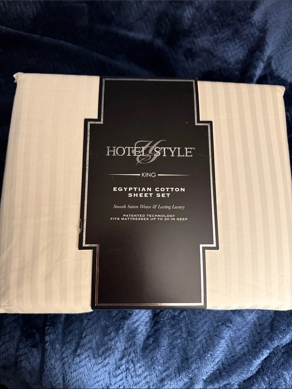 King Egyptian 600 Thread Count Cotton Sheet Set - White Damask Hotel Style